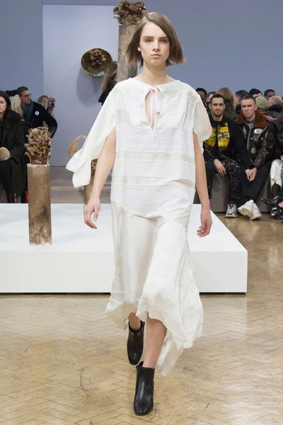Look 25
